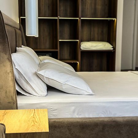 Alexander Rooms & Apartments Драч Екстериор снимка