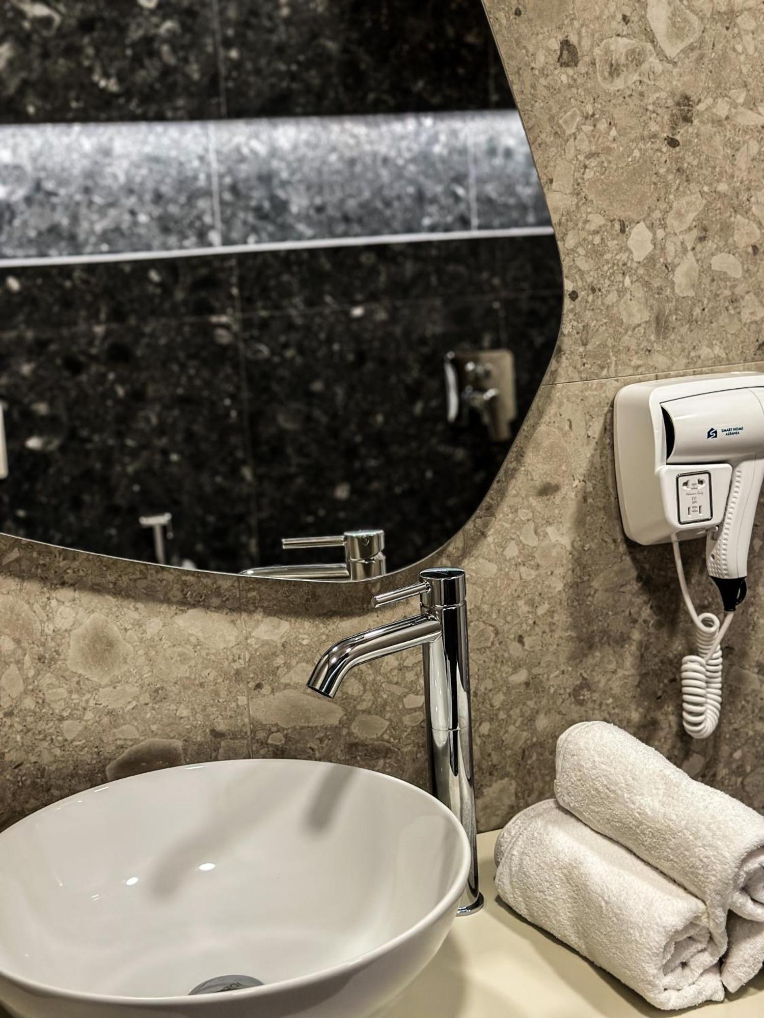 Alexander Rooms & Apartments Драч Екстериор снимка